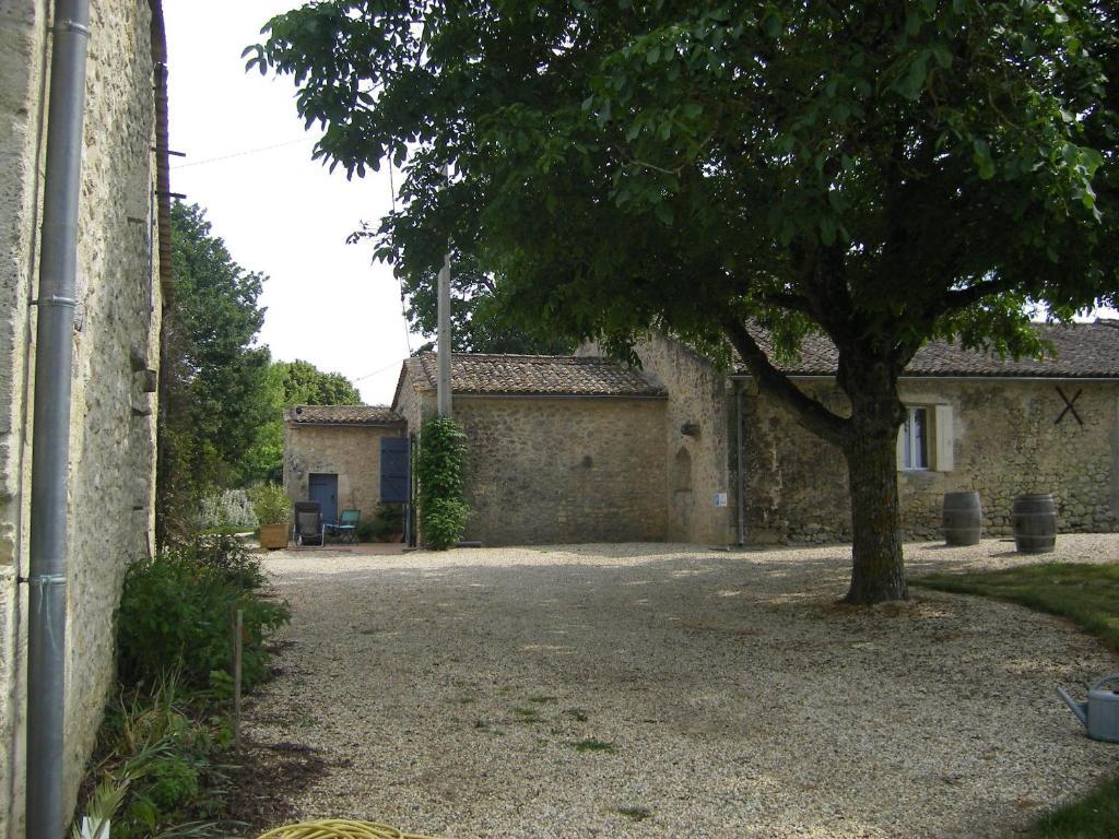 Chateau De Crecy Bed and Breakfast Romagne  Buitenkant foto